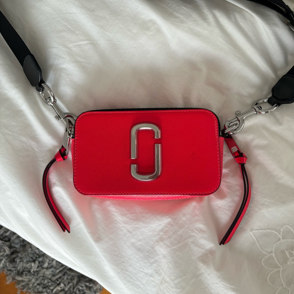 Authentic Marc Jacobs Snapshot Bag